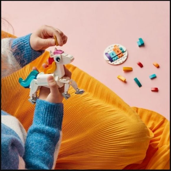 NEW LEGO Creator 3 n1 Magical Unicorn Seahorse Peacock Rainbow 31140 Easter Gift - Picture 10 of 16